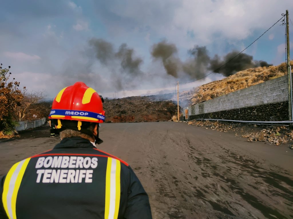 Se recomienda acceder a Los Llanos de Aridane y Tazacorte por las cuestas de El Paso o Hermosilla, para facilitar las tareas de los equipos de seguridad