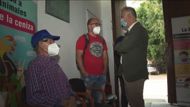 Los damnificados por el volcán pueden ya gestionar sus ayudas en la oficina de Los Llanos