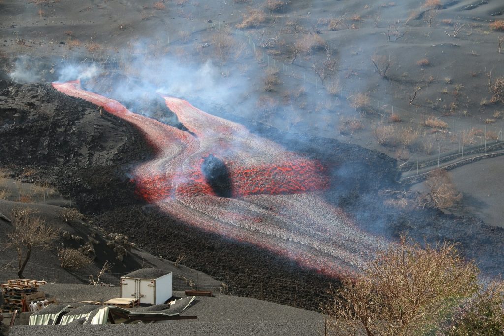 La Palma registra 13 sismos durante la noche, uno de 3 grados