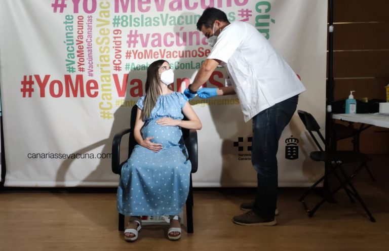 Sanidad inicia la vacunación contra la gripe en todos los centros de salud de las islas