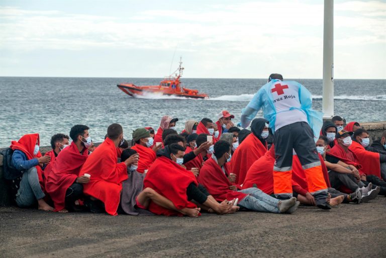 Casi 500 personas llegan en patera durante este fin de semana a Canarias