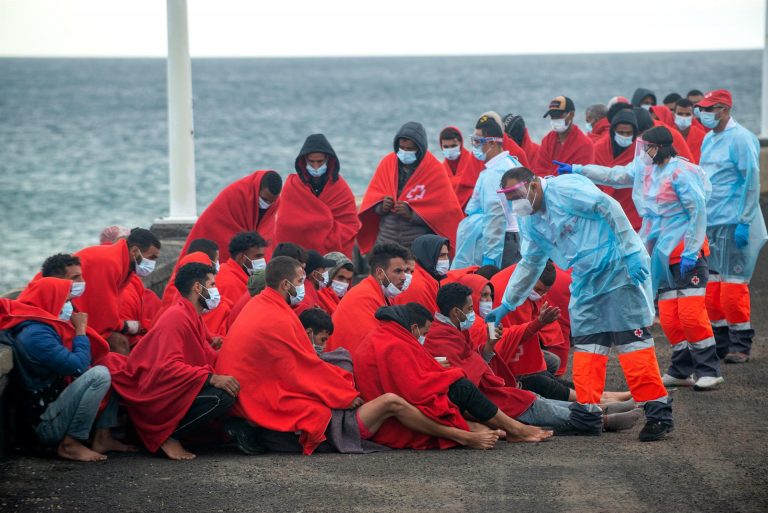 La embarcación rescatada en Gran Canaria llevaba ocho fallecidos
