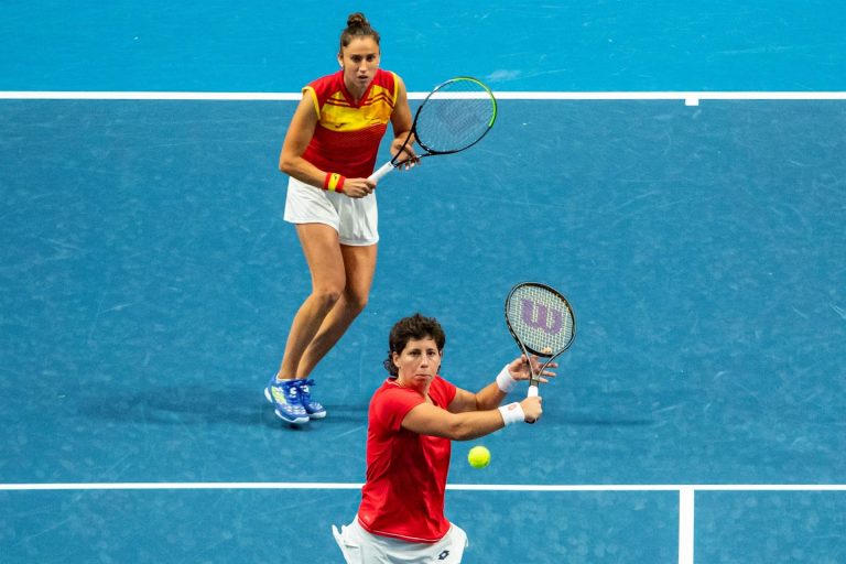Carla Suárez y Sara Sorribes dan el triunfo a España ante Eslovaquia