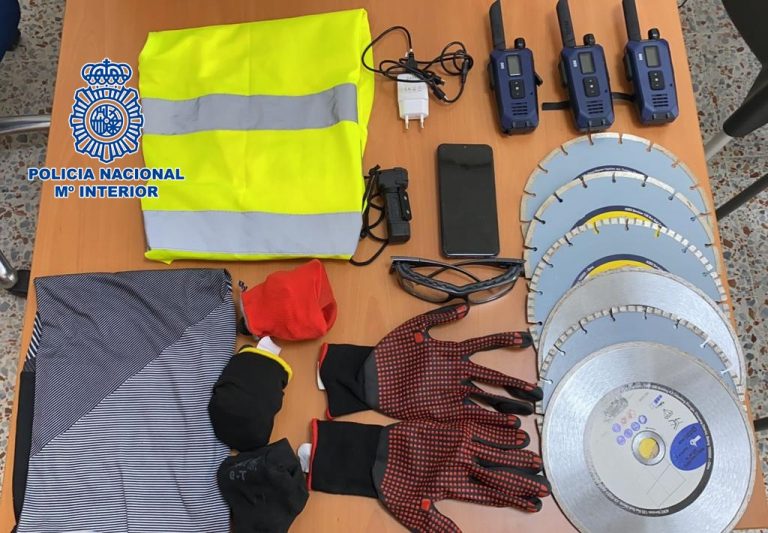 Dos detenidos cuando hacían un butrón para robar en una joyería