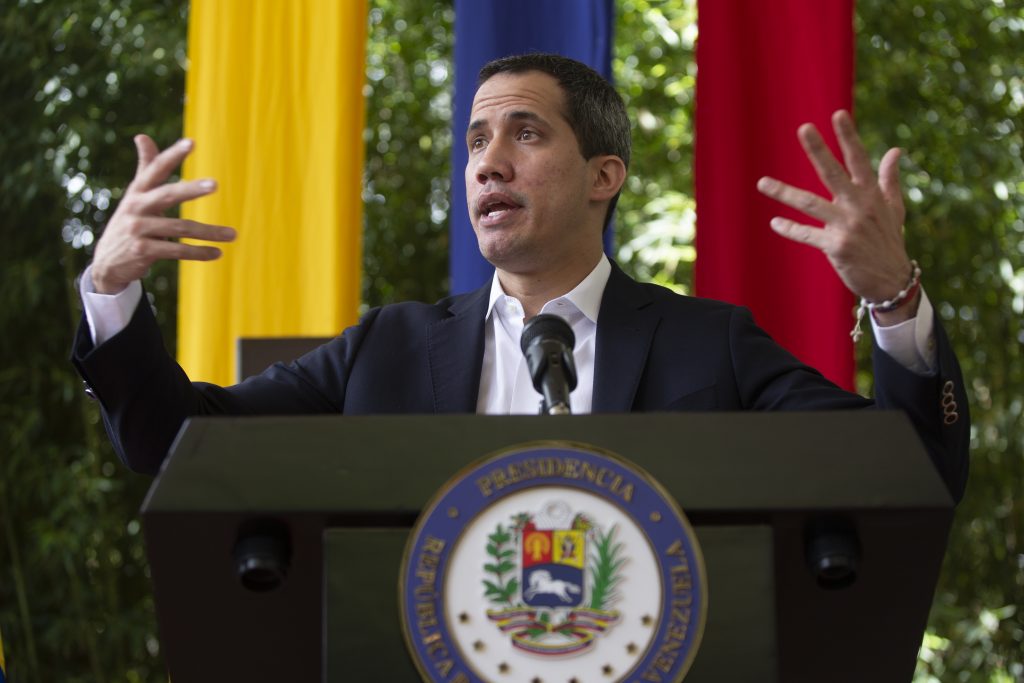 Juan Guaidó acusa a Maduro de "maquillar" una apertura