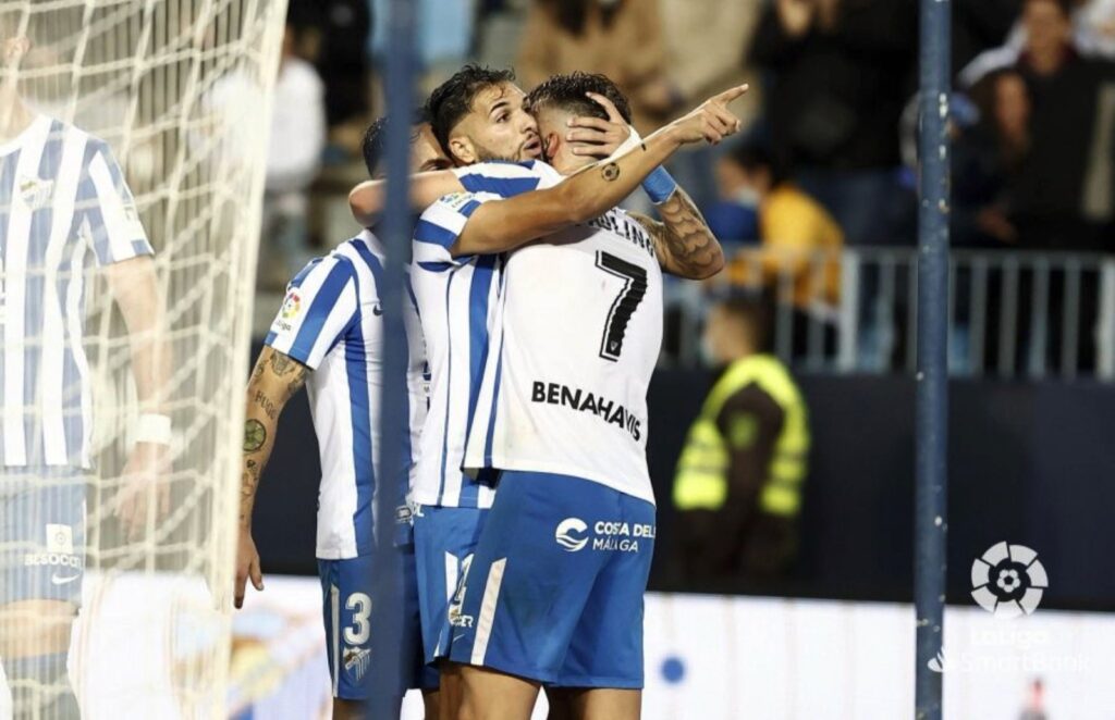 La UD Las Palmas consiguió empatar en La Rosaleda cuando Loiodice ya había visto la expulsión, pero Gassama sentenció el partido en el 86