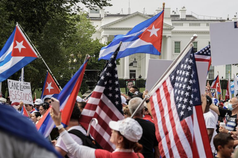 Estados Unidos elogia al pueblo cubano por «enfrentarse a la represión»