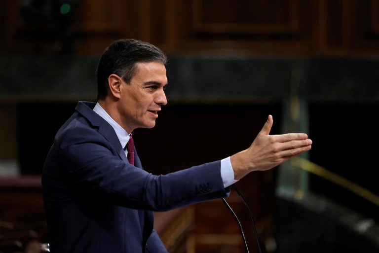 Sánchez califica «de vergüenza ajena» la oposición que protagoniza Casado