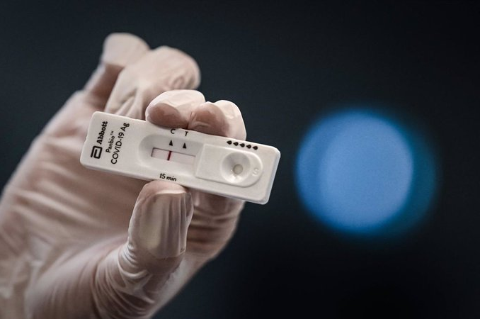 Ya se puede entrar en España solo con un test de covid negativo