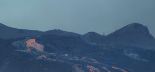 Más terremotos y ceniza que puede afectar a los vuelos con La Palma el jueves