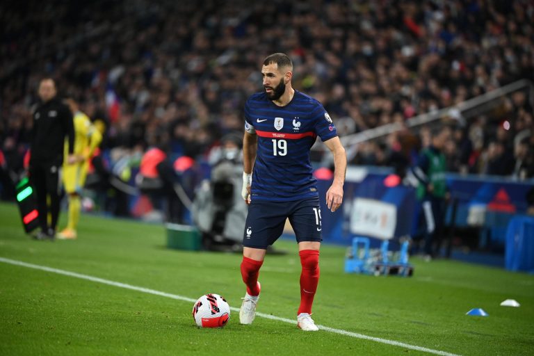 Condenan a Benzema a pagar 75.000 euros por el «caso Valbuena»