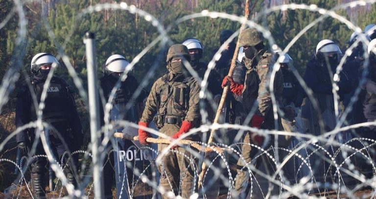 Polonia refuerza su presencia militar en la frontera por la llegada de migrantes bielorrusos