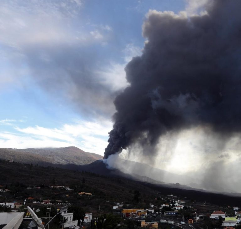 Ascienden a 2.719 edificaciones afectadas por el volcán