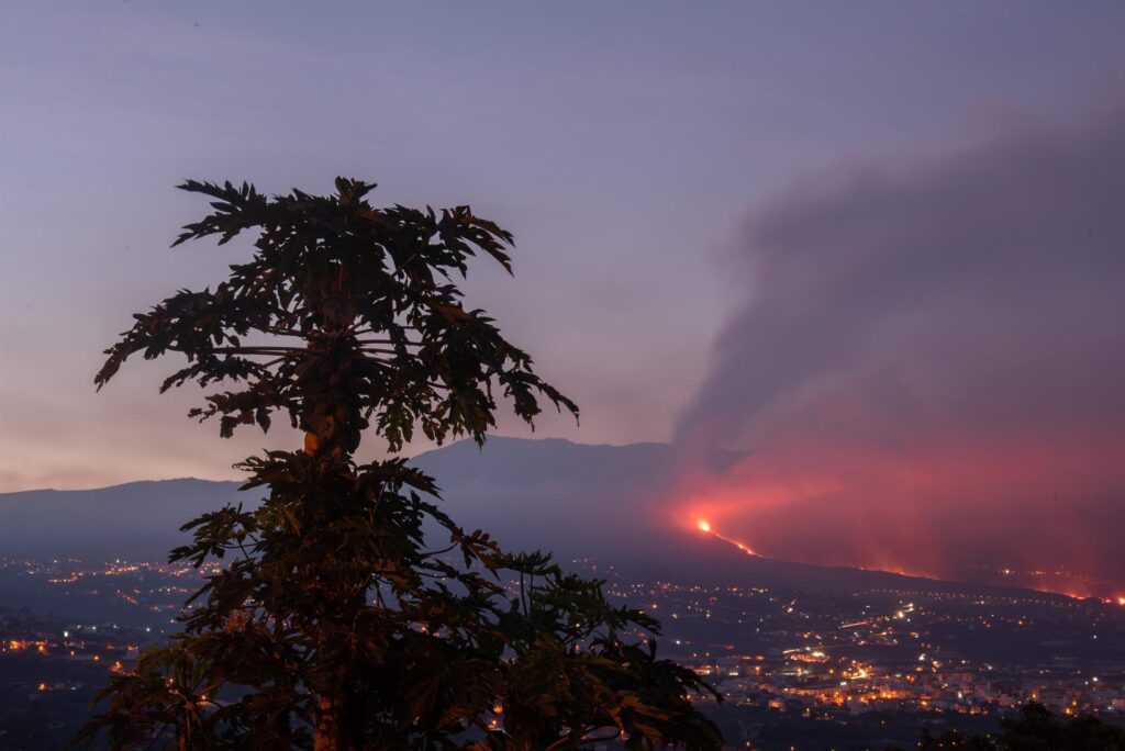 Desde la pasada medianoche se han registrado en la isla un total de 21 terremotos, prácticamente el mismo número de seísmos que este sábado