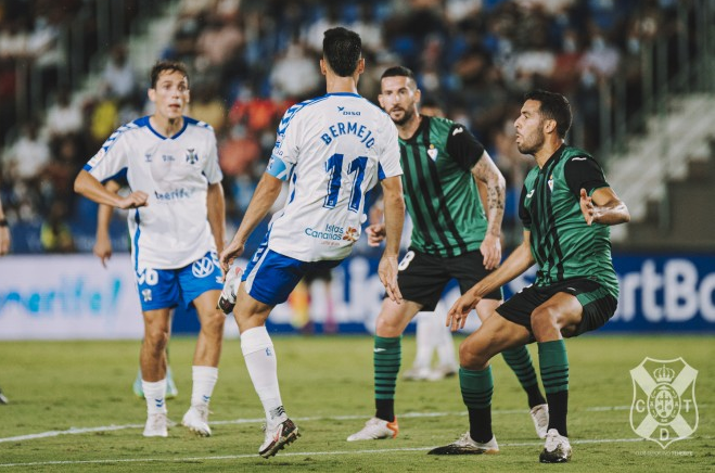 El CD Tenerife comunica tres positivos en la plantilla