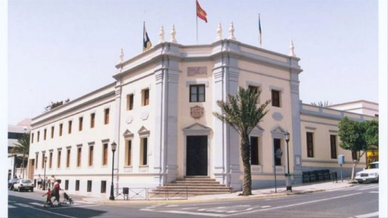 El Cabildo de Fuerteventura aprueba un Bono Turístico dirigido a pymes y autónomos de la isla