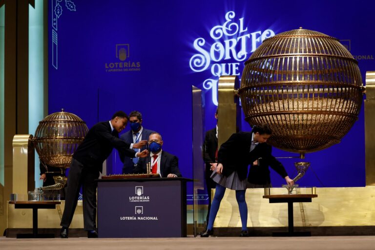 El 72.119, agraciado con el segundo premio del Sorteo de Navidad