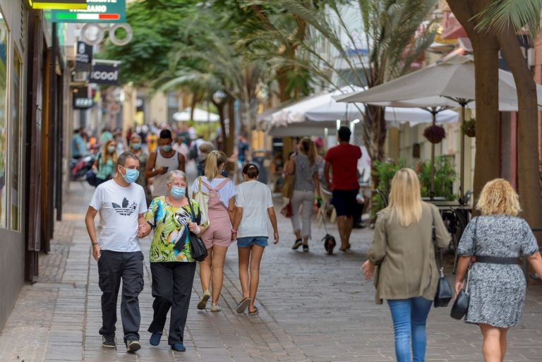 Cabildo de Tenerife y la ULL crean una cátedra para mayores de 65 años