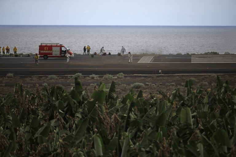 El aeropuerto de La Palma realiza el 74% de las operaciones programadas durante la erupción del volcán