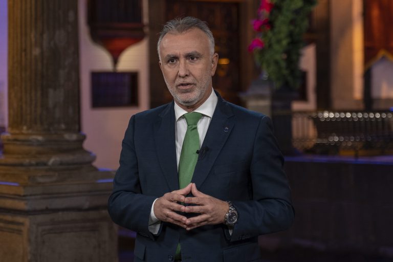 Ángel Víctor Torres: «El volcán perdió la fuerza, pero Canarias no»