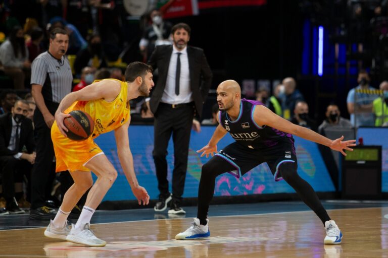 El Gran Canaria intenta una remontada imposible pero cae en Bilbao (95-80)