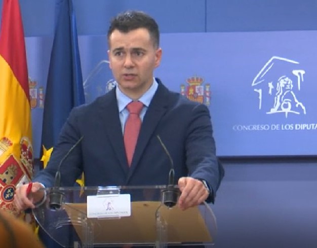 Héctor Gómez ha garantizado que el Gobierno va a adaptar las ayudas a las necesidades de La Palma