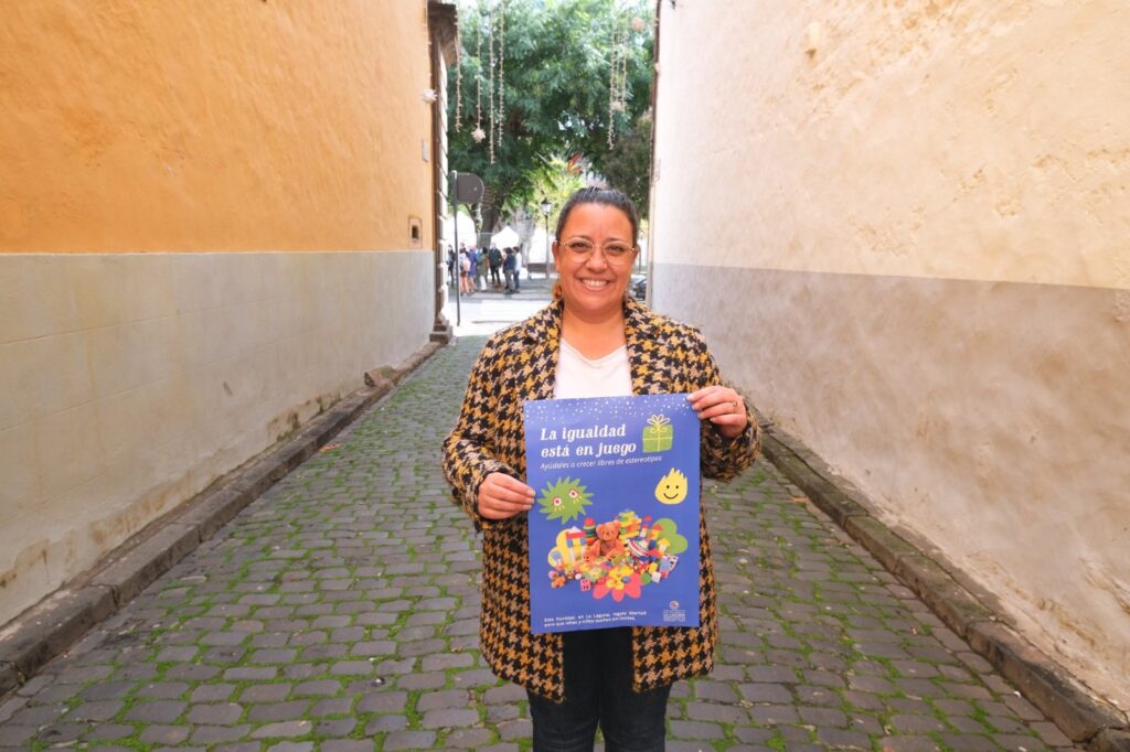 Idaira Afonso, la concejal de Igualdad, LGBTI y Calidad de Vida del Ayuntamiento de La Laguna, ha lanzado esta campaña para Navidad