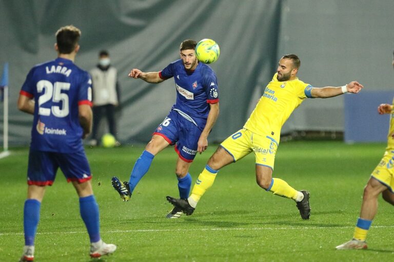 La UD Las Palmas aprieta pero no ahoga al Amorebieta (1-1)