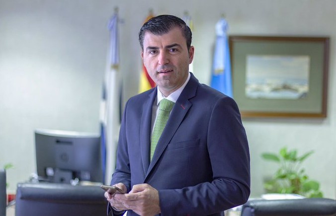 Domínguez critica la improvisación del Gobierno central con la inmigración