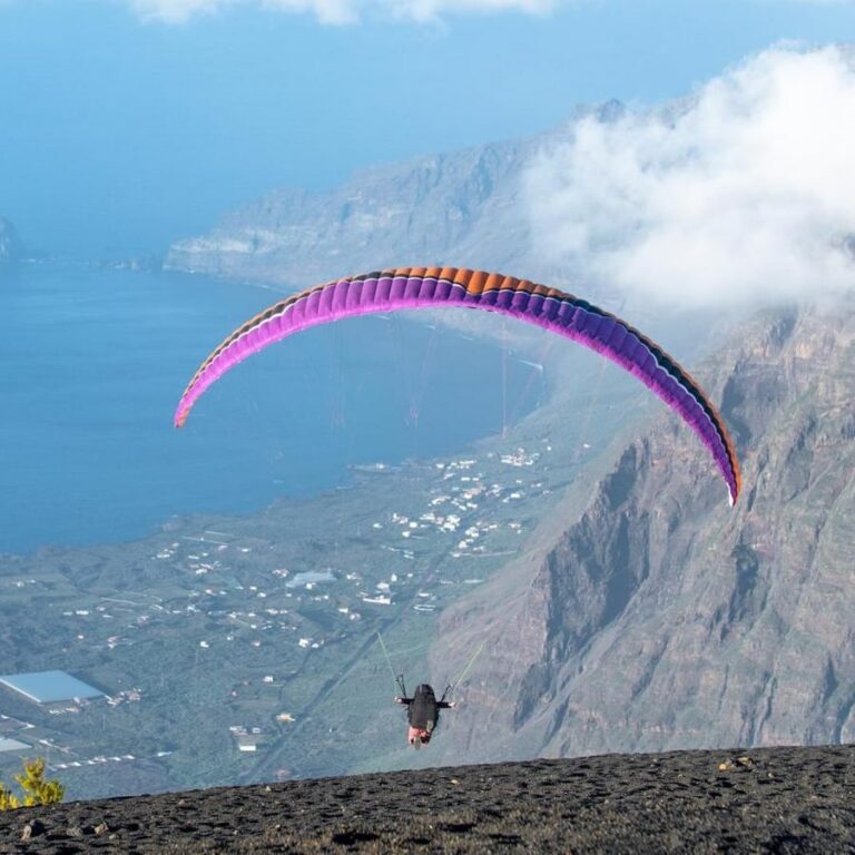 El Hierro dispondrá de 200.000 euros para adecuar puntos de parapente y buceo