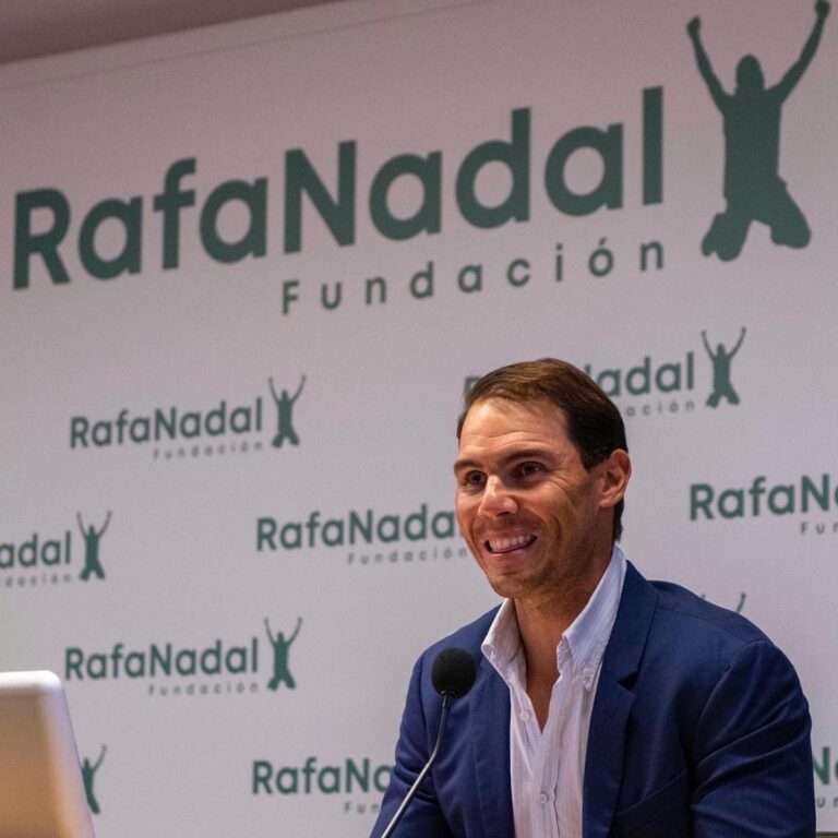 Nadal anuncia que ha dado positivo tras regresar de Abu Dabi