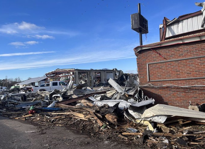 Declarado el estado de emergencia en los estados de Illinois y Tennessee