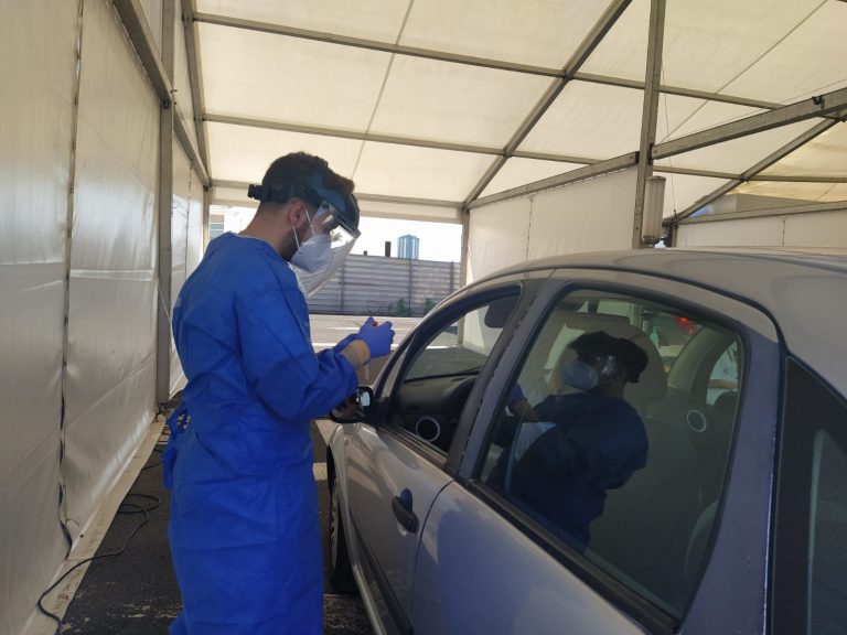 Canarias registra un nuevo récord con 1.482 casos de COVID-19 y un fallecimiento