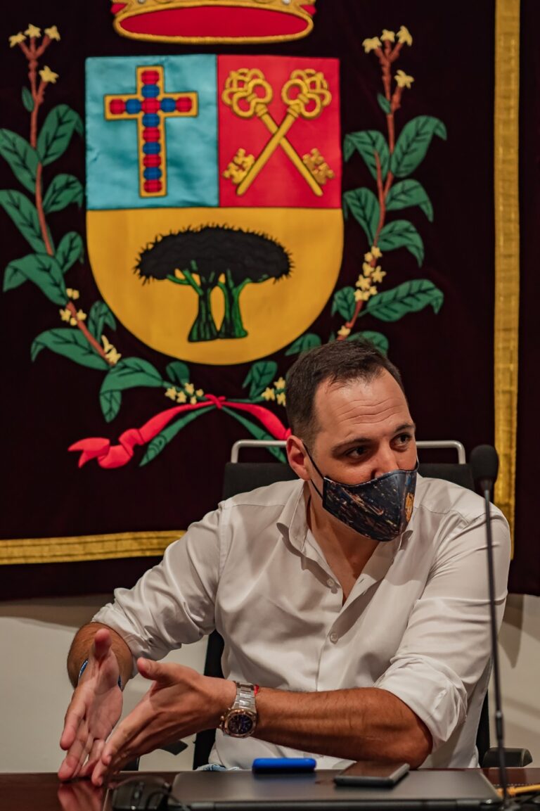 El Ayuntamiento de Breña Alta destina 265.800 euros a las pymes y ganaderos