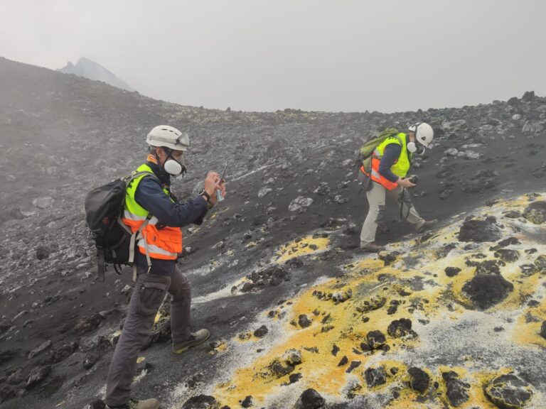 Una treintena de terremotos en los últimos cuatro días bajo La Palma