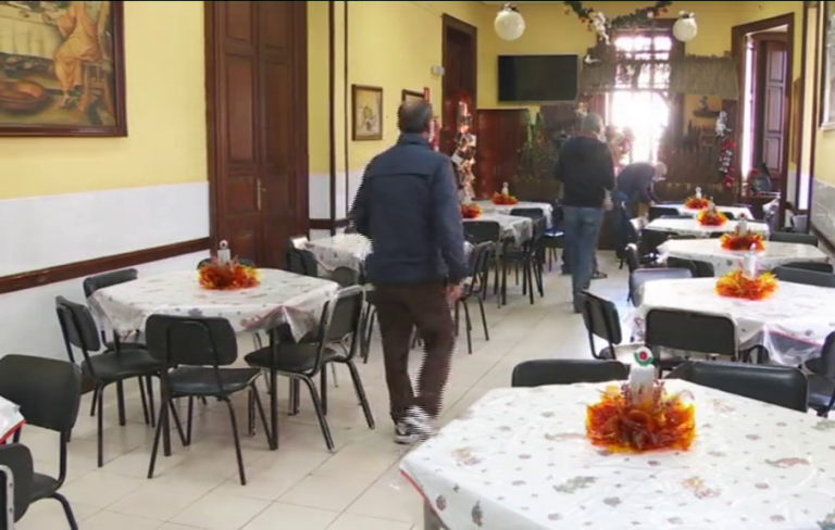 Una cena especial de Nochebuena para las personas sin hogar
