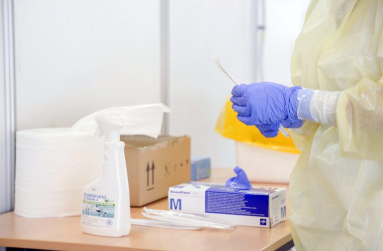 Canarias registra 14 fallecidos y 1.394 casos de COVID-19