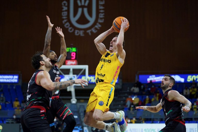El Lenovo salva la cita ante el Pinar Karsiyaka (76-69)