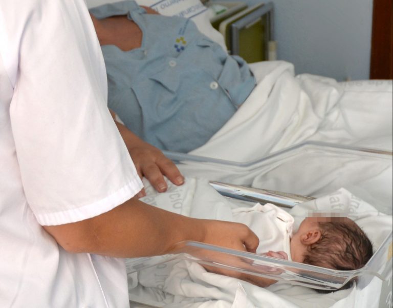 Una niña en Tenerife, primer nacimiento en Canarias en 2022