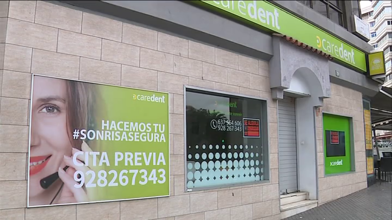 Una veintena de personas afectadas por el cierre de la clínica dental Caredent