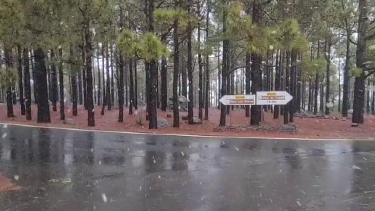 La nieve en la cumbre grancanaria no llega a cuajar