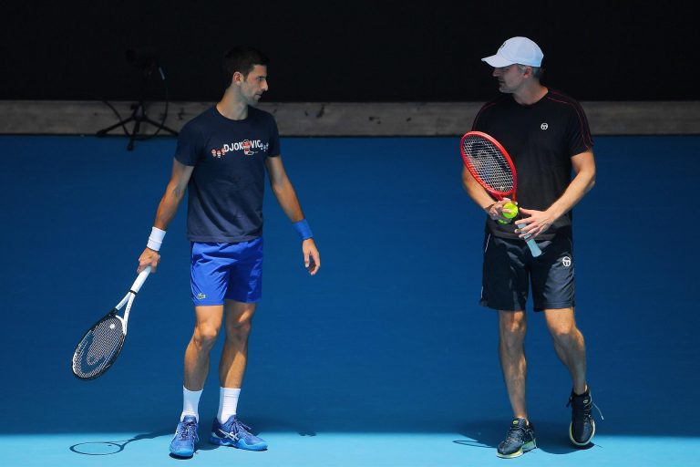 Djokovic admite «errores humanos» en trámites para entrar a Australia