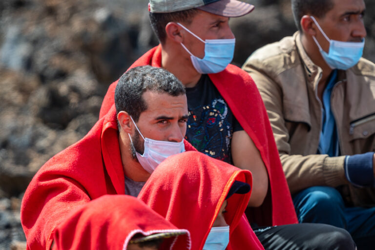 España retomará los vuelos de devolución de migrantes a Marruecos
