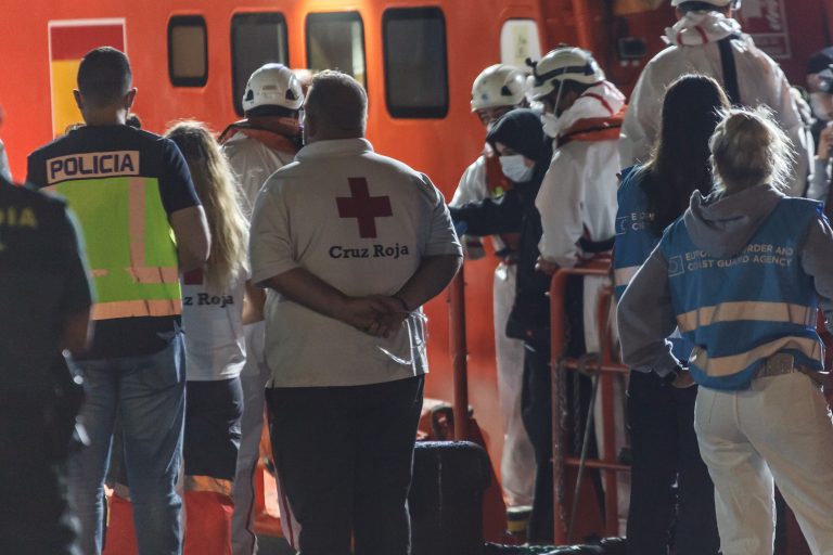 Rescatan dos pateras en aguas próximas a Gran Canaria