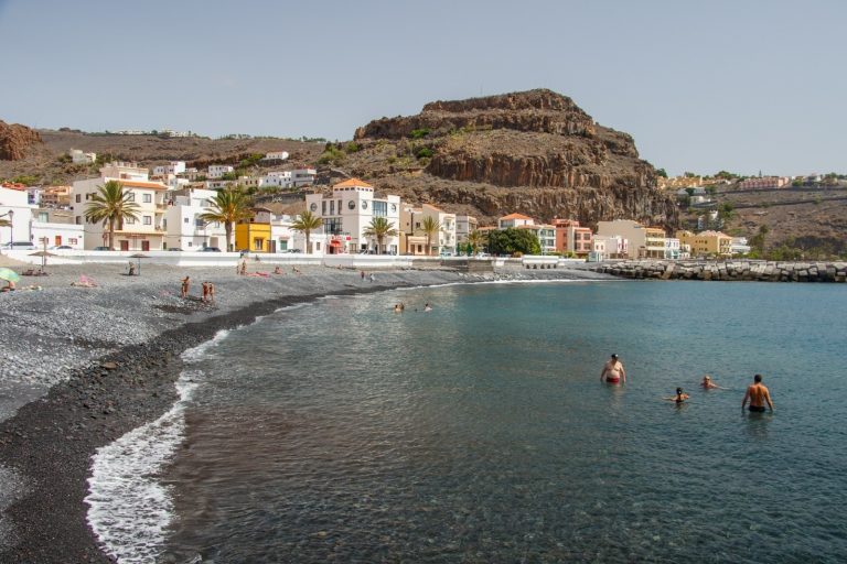 Fallece un varón tras ser sacado del agua en parada cardiorrespiratoria en La Gomera