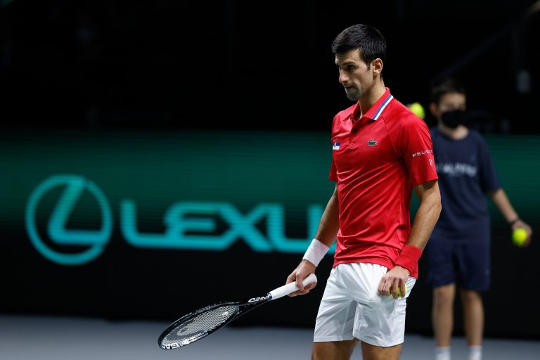 La policía detiene a Novak Djokovic en Melbourne