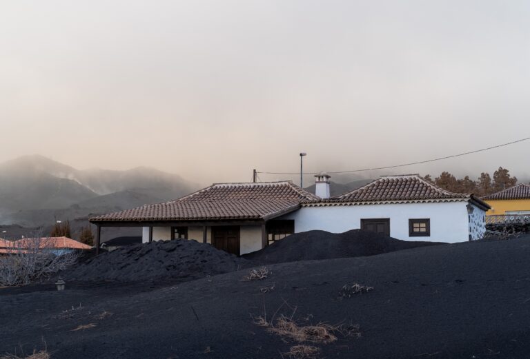 La ULPGC busca posibles usos de las cenizas del volcán de La Palma