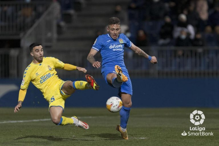 La UD Las Palmas pierde en Fuenlabrada con un gol en propia meta en los minutos finales