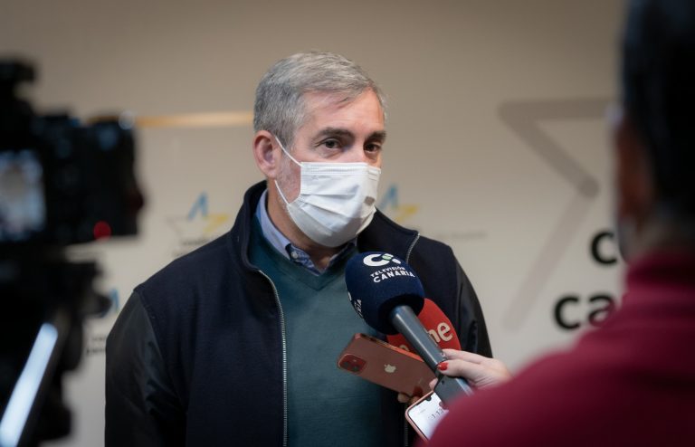 Clavijo critica la gestión del PSOE ante «el drama migratorio»