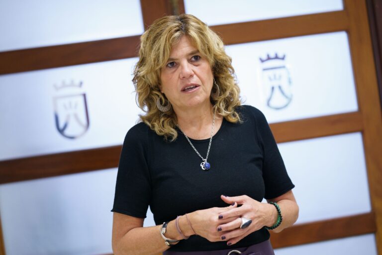 Belda denuncia «violencia política» en Podemos y pasa al grupo no adscrito en el Cabildo de Tenerife